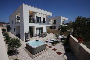 Front of property - 4 stars Villa SEA SHELL for 6pax (Tisno)
