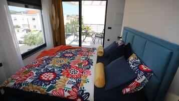 Villa Superior, 3 camere da letto, non fumatori, vista cortile | 3 camere, biancheria da letto ipoallergenica, tende oscuranti