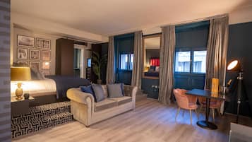 Grand Suite, 1 King Bed, Non Smoking, City View | 1 bedroom, Select Comfort beds, minibar, desk