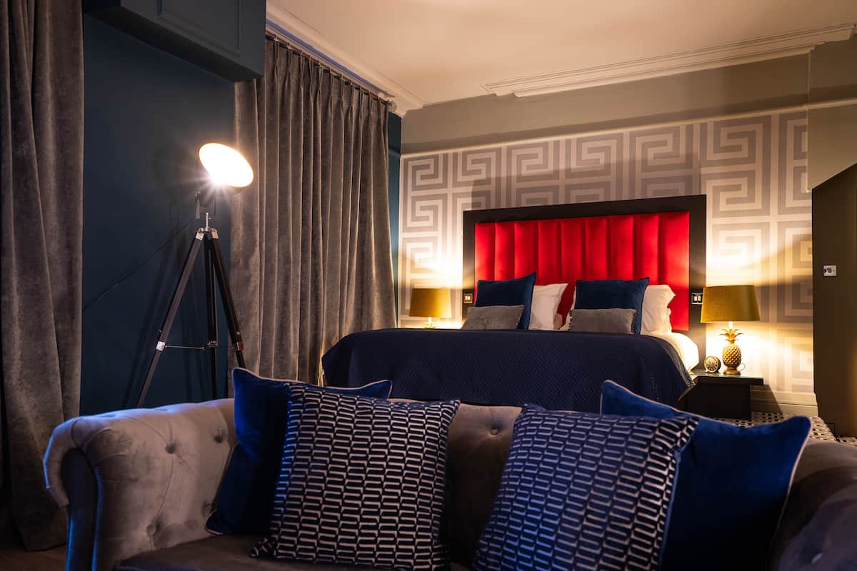 Juniorsvit | 1 sovrum, Select Comfort-madrasser, minibar och skrivbord