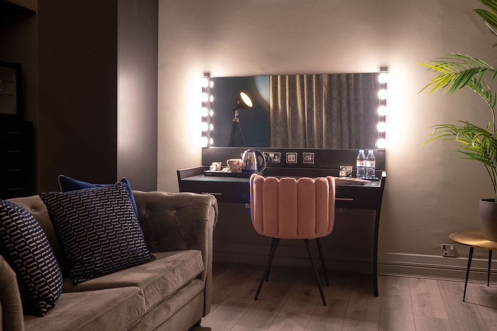 62 Castle Street Hotel by null