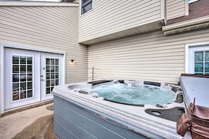 Terrace/patio - East Earl Retreat w/ Hot Tub < 4 Mi to Town! (East Earl)
