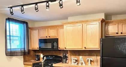 Modern ✌🏾Bedroom House in the ❤️ of Shadyside