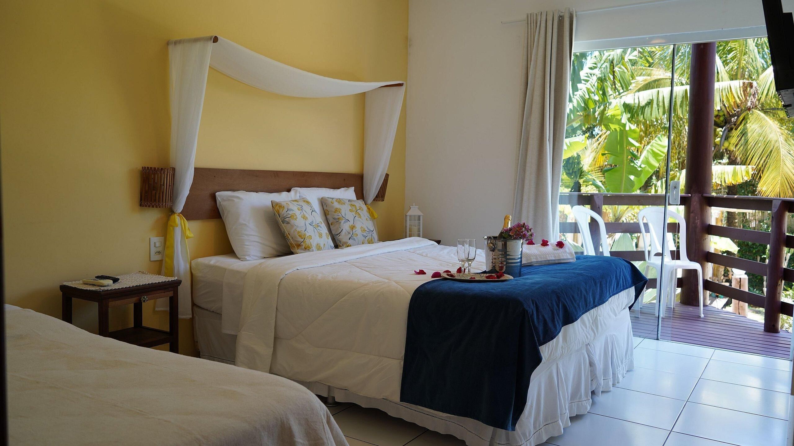Minibar, in-room safe, individually decorated, individually furnished