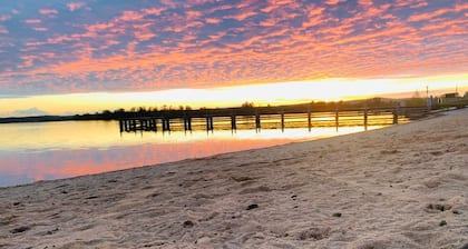 Voll ausgestattetes Ferienhaus mit großem Garten-nur 7 Minuten vom See entfernt