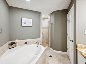 Towels - 1505 SeaCrest ~ Renovated for 2022 Season! 5th Floor Ocean and Pool Views! (Hilton Head Island)