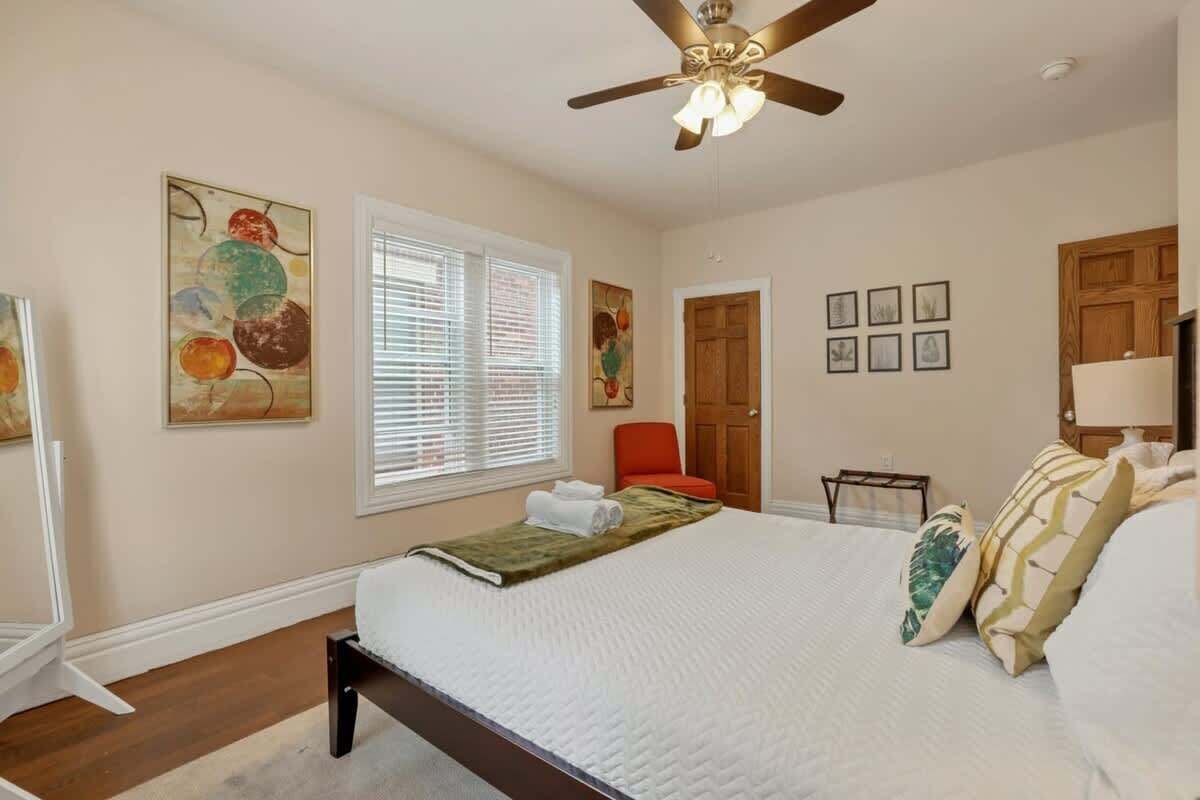 4 bedrooms, desk, iron/ironing board, WiFi
