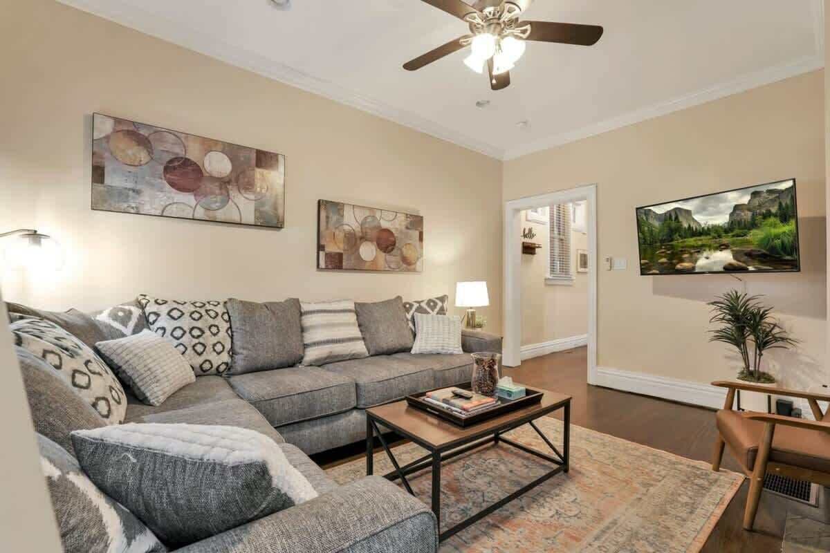 Televisión, oficina