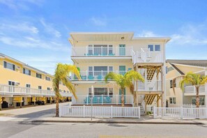 Exterior - Steps to Beach-3rd Floor-Near Convention Center (Ocean City)