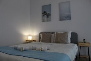 3 bedrooms, desk, iron/ironing board, travel cot