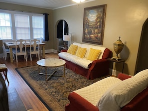 4 bedrooms, desk, iron/ironing board, free WiFi