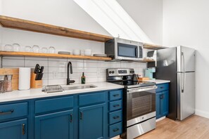 Cookware/dishes/utensils