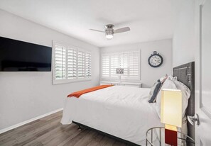 2 bedrooms, iron/ironing board, WiFi, bed sheets