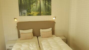 8 chambres, bureau, Wi-Fi, draps fournis