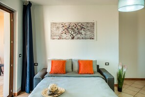 1 bedroom, iron/ironing board, bed sheets