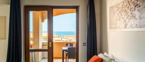 1 chambre, fer et planche à repasser, draps fournis