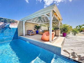 A heated pool - Villa Marie, piscine, plage, ponton et jacuzzi privés (Baie Nettlé)