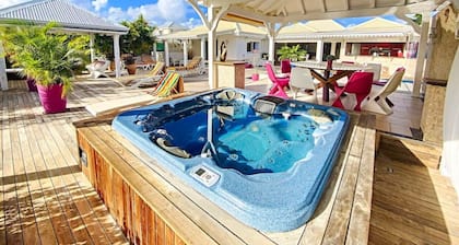 Villa Marie, piscine, plage, ponton et jacuzzi privés