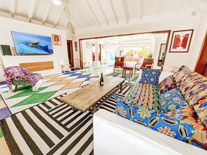 Smart TV, stereo, offices