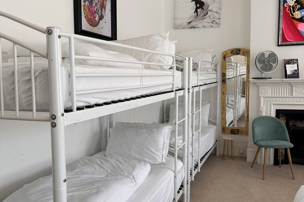 5 bedrooms, desk, iron/ironing board, travel crib