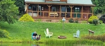 Time to Unwine-Waterfront Cabin w/Hot Tub! Pet Friendly! Blue Ridge Parkway