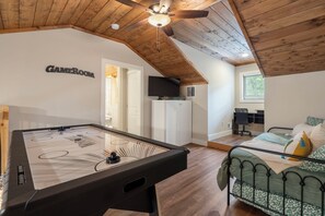 3 bedrooms, WiFi, bed sheets