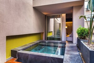 Luxury Studio Suite | In-room safe, individually decorated, individually furnished, desk