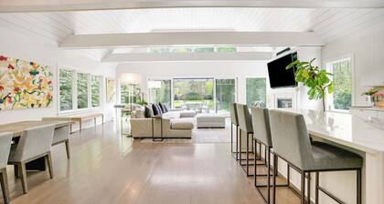 Newly constructed contemporary home, gunite heated pool, hot tub, deck with...