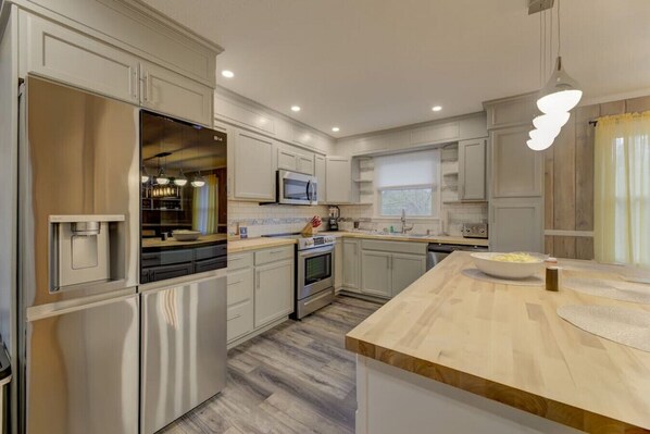 Fridge, microwave, oven, dishwasher