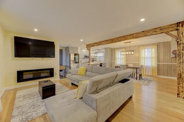 Smart TV, fireplace, offices