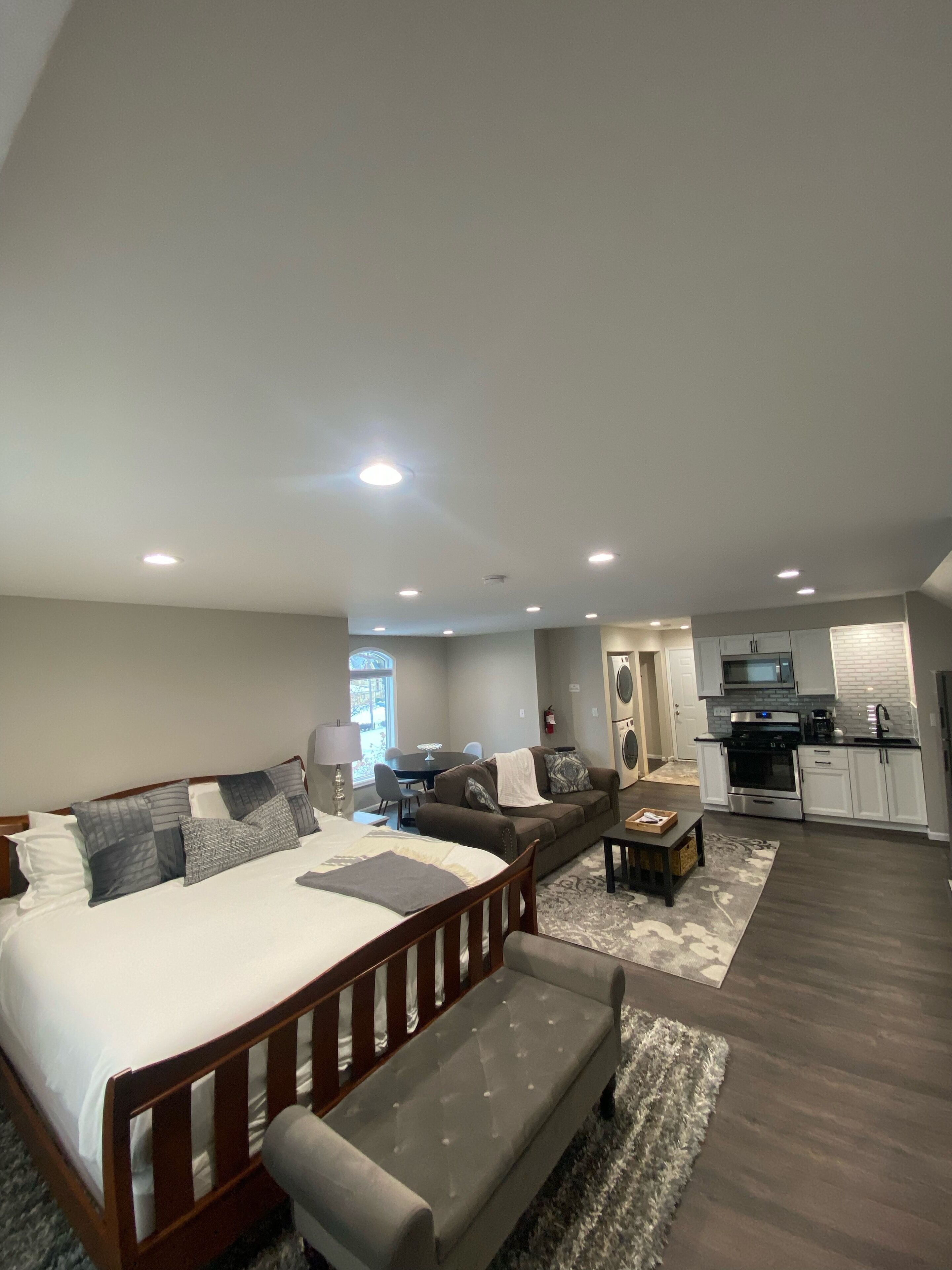 Welcome to the cozy Holcome Loft!