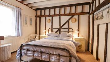 1 habitación, decoración personalizada y muebles diferentes