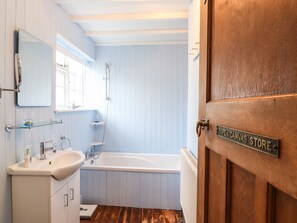 Cottage | Interior - Driftwood Cottage (Harwich)