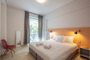 Iron/ironing board, free WiFi - Elegant Retreat in Kolonaki - Renovated April 2026 (Athens)