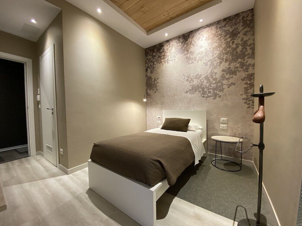 In-room safe, desk, travel crib, free WiFi