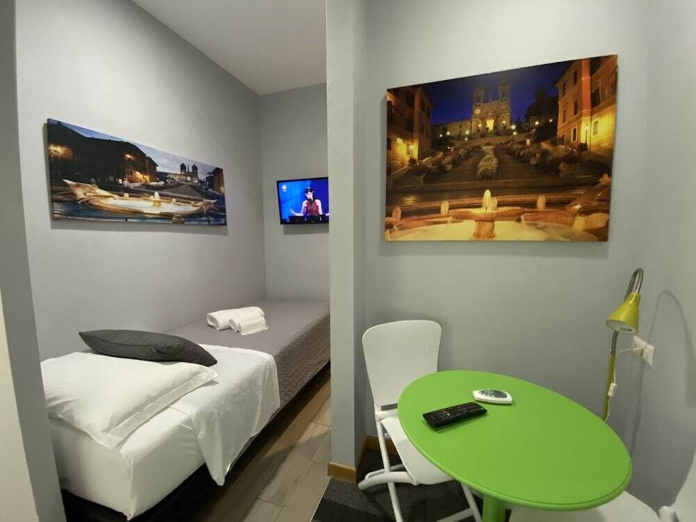 In-room safe, desk, travel crib, free WiFi