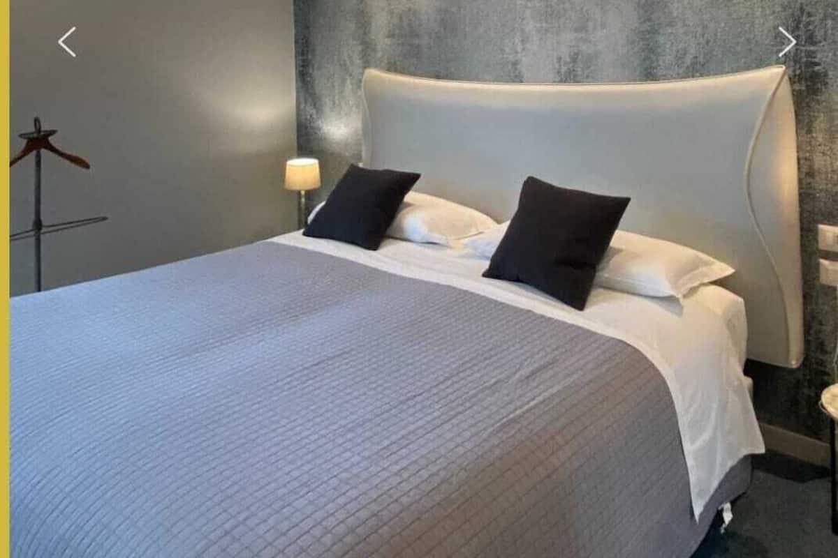 Kahden hengen deluxe-huone (yksi tai kaksi sänkyä) | Tallelokero huoneessa, työpöytä, vauvan matkasänky, ilmainen Wi-Fi