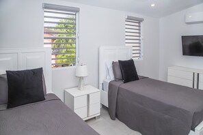 2 slaapkamers, een kluis op de kamer, gratis wifi, beddengoed