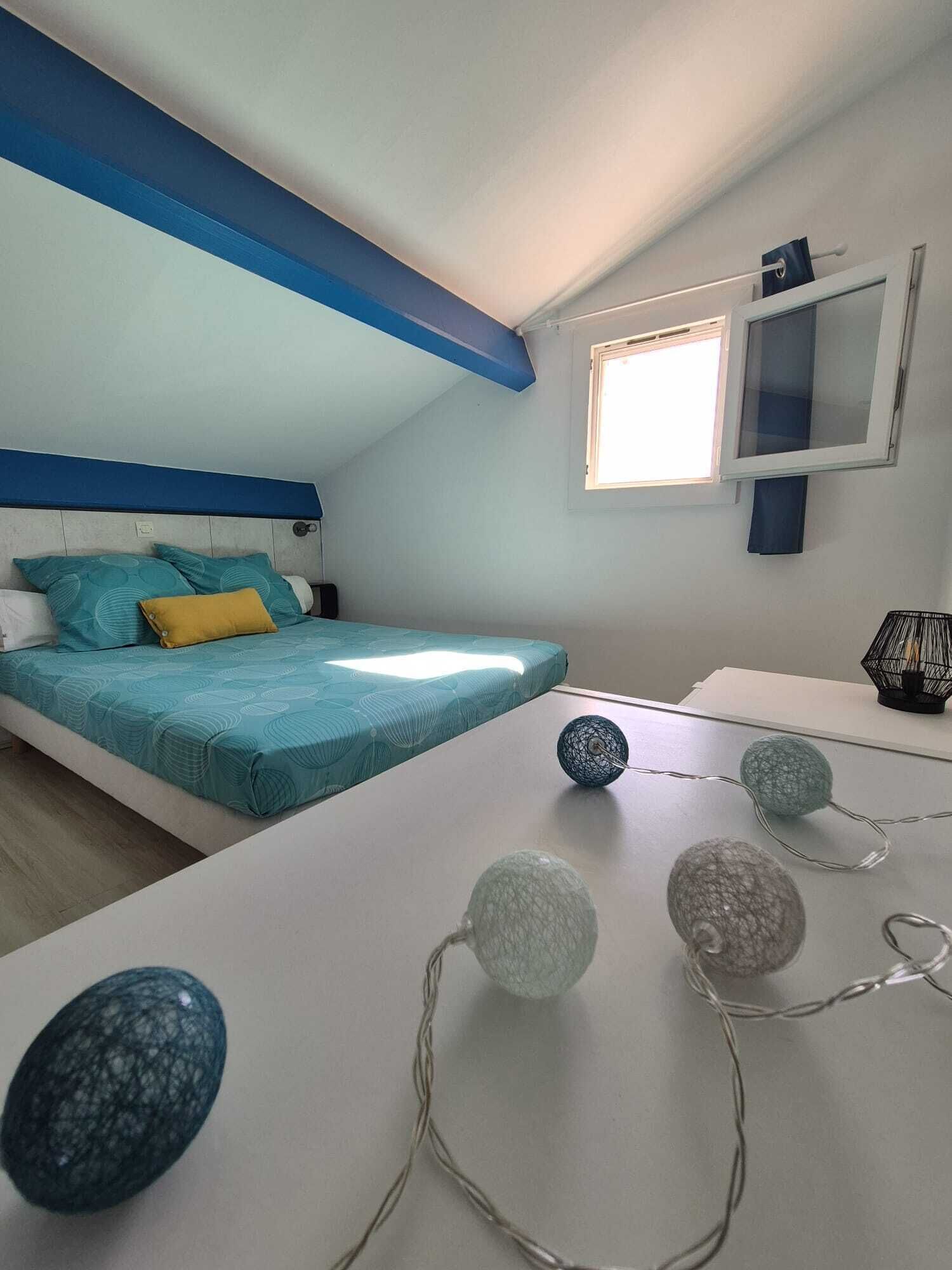 2 chambres, fer et planche à repasser, lit parapluie, Wi-Fi gratuit