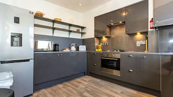 Deluxe appartement | 2 slaapkamers, Tempur Pedic-bedden, individueel gedecoreerd