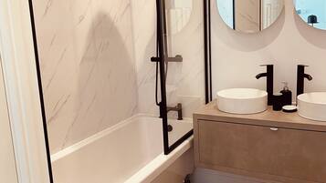 Deluxe appartement | Badkamer