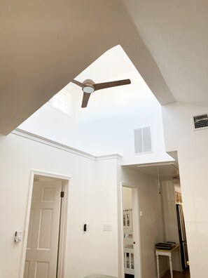 Interior - ***ONE AUGUST WEEK LEFT*** June and Sept still available! (Ship Bottom)