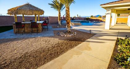 3400 SqFt House W/40Ft Heatable Pool/Spa- Strip View