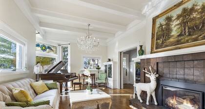 SJ Landmark The Hensley House Master Suite with Bathtub Unit 1