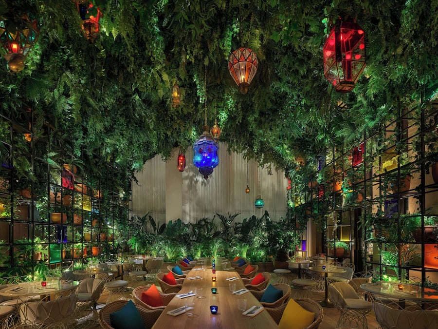 2 restaurants, serveren ontbijt, lunch, diner, Mexicaanse gerechten