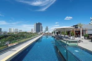 Rooftop terrace - Courtyard By Marriott North Pattaya (Pattaya)
