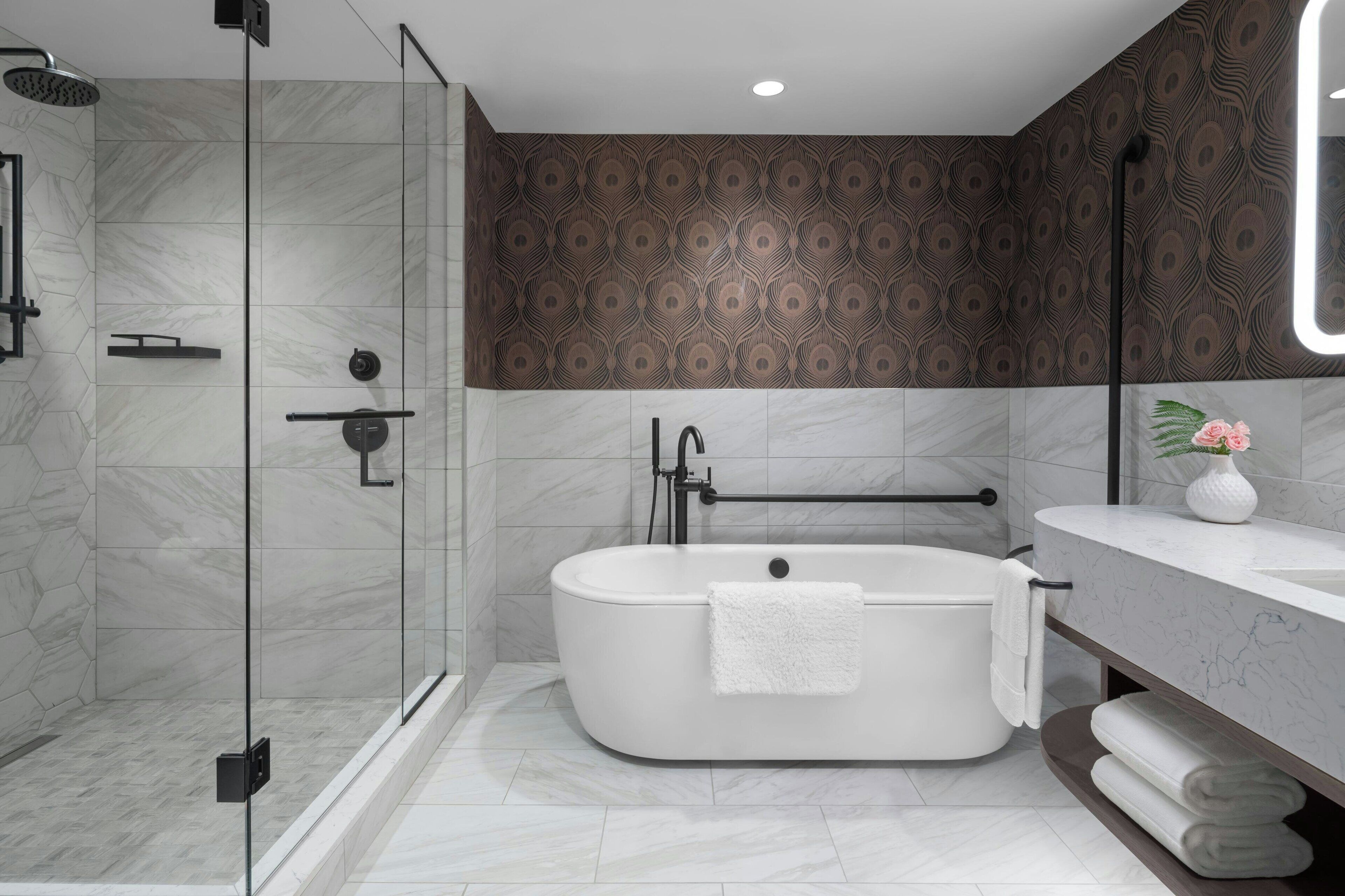 suite, 1 bedroom, non smoking, city view | bathroom | free toiletries, hair dryer, bathrobes, slippers