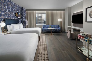 Room, 2 Queen Beds, City View