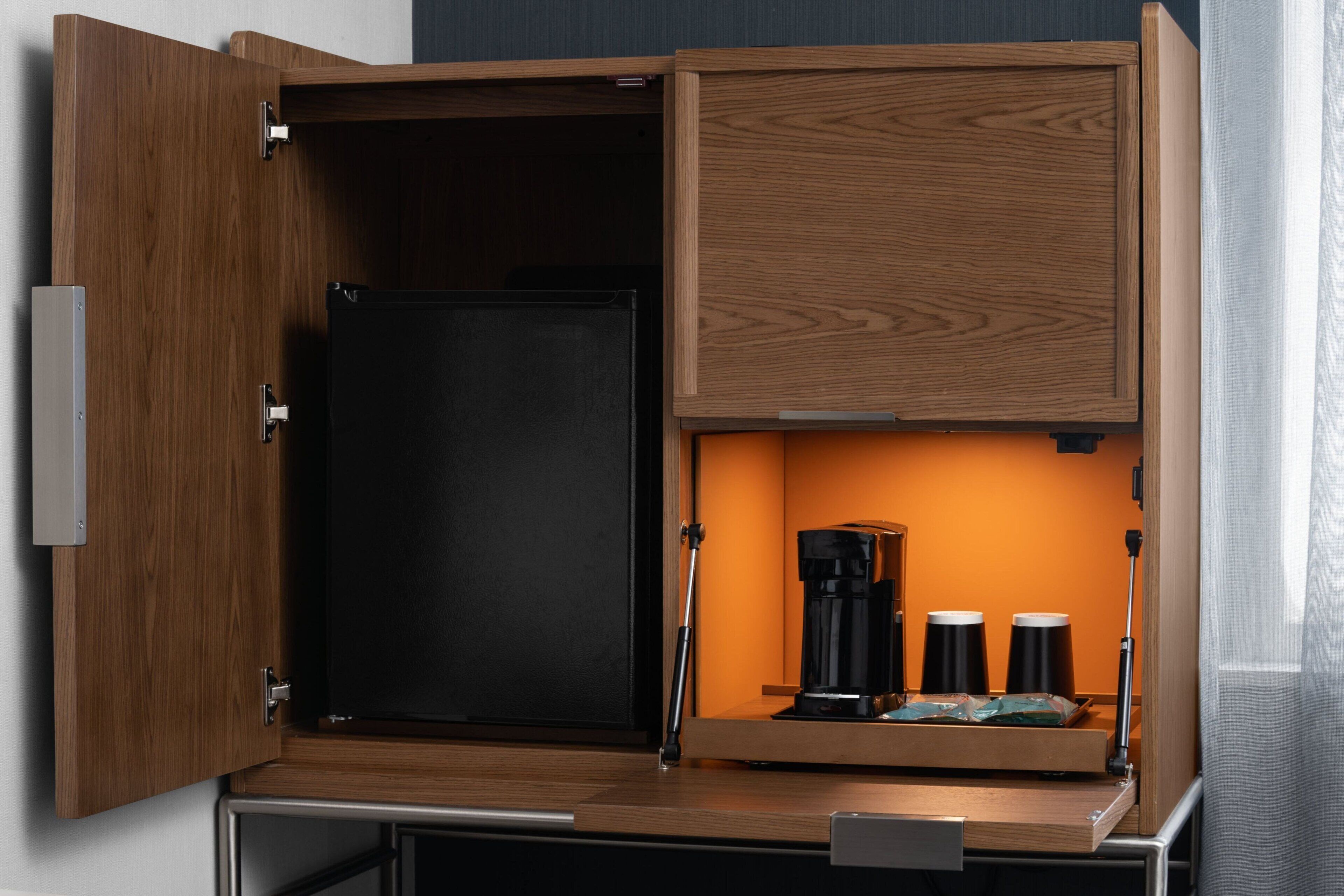 in-room safe, desk, laptop workspace, blackout curtains