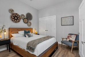 2 bedrooms, desk, iron/ironing board, free WiFi